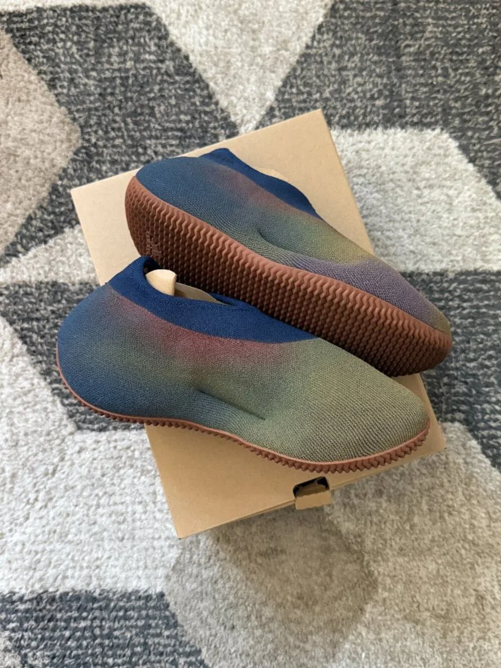 YEEZY KNIT RNR - Picture 1 of 6